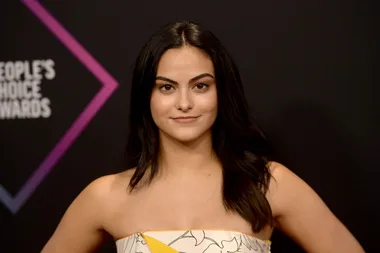 Camila Mendes can sing!