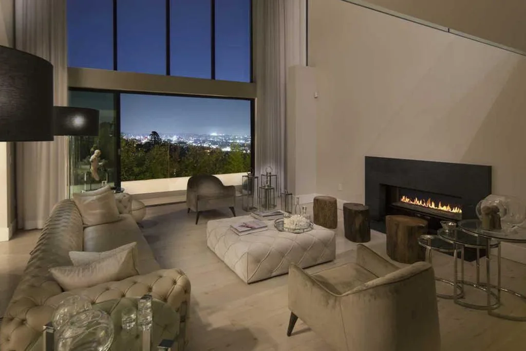 Pictures of Demi Lovato's LA home, which sold for a whooping $12m AUD. Images courtesy of redfin.com