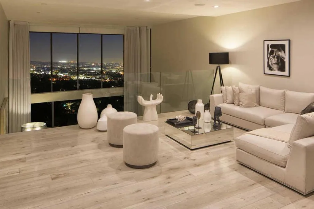 Pictures of Demi Lovato's LA home, which sold for a whooping $12m AUD. Images courtesy of redfin.com