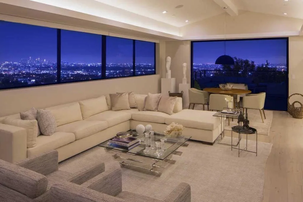 Pictures of Demi Lovato's LA home, which sold for a whooping $12m AUD. Images courtesy of redfin.com