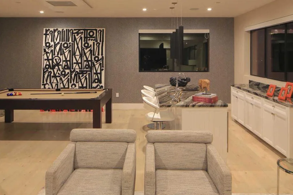 Pictures of Demi Lovato's LA home, which sold for a whooping $12m AUD. Images courtesy of redfin.com