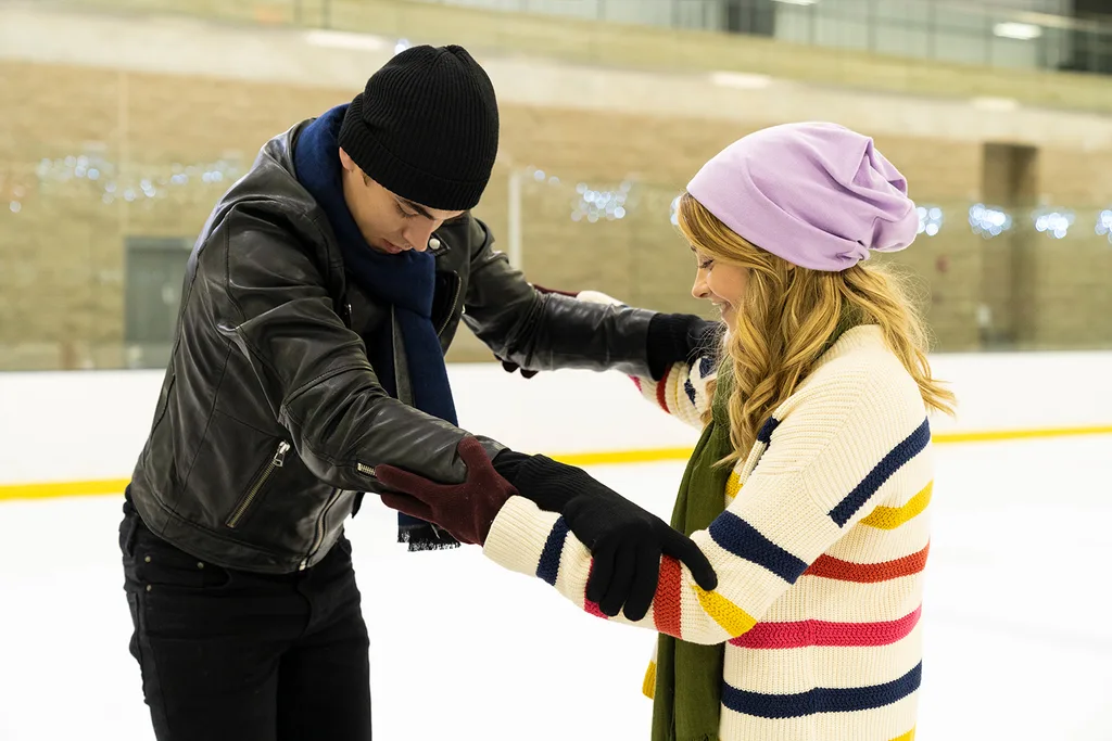 Tessa and Hardin iceskating