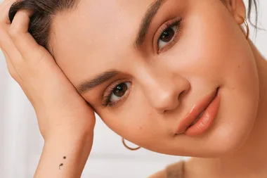 Selena Gomez just displayed her kidney transplant scar in a powerful new photo