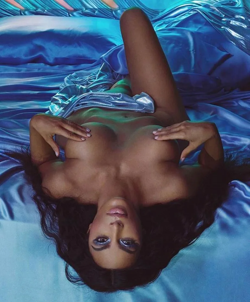 Kim Kardashian naked