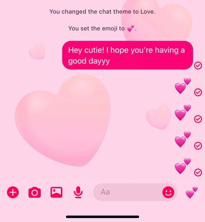 Facebook messenger Love themes