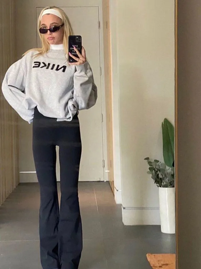 Emma Chamberlain flared leggings