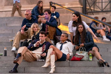We just got our first look at the new ‘Gossip Girl’ cast on those iconic Met steps
