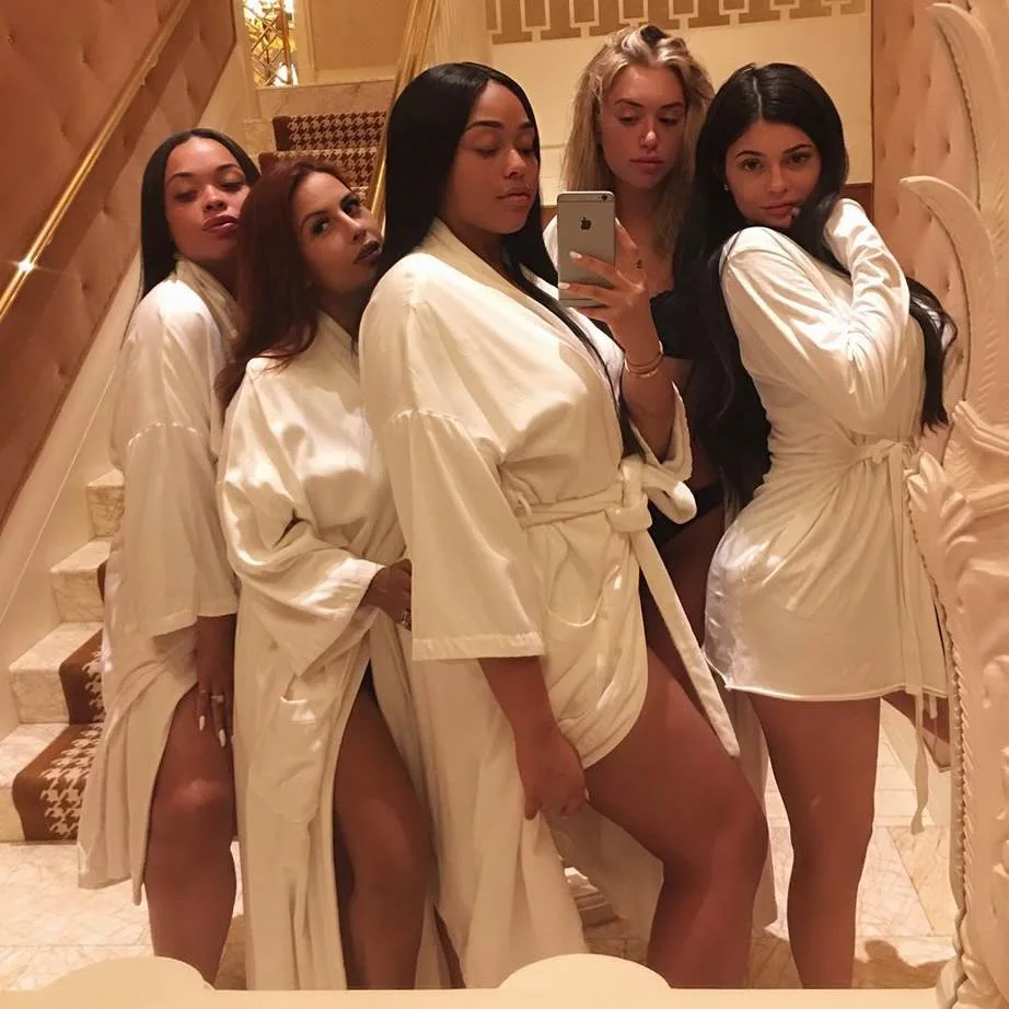 kylie jnner bump pics