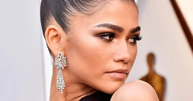 12 Celebrities With And Without Their Signature Eye Makeup