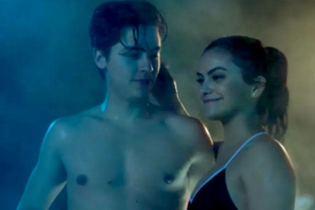 Riverdale jughead and veronica kiss