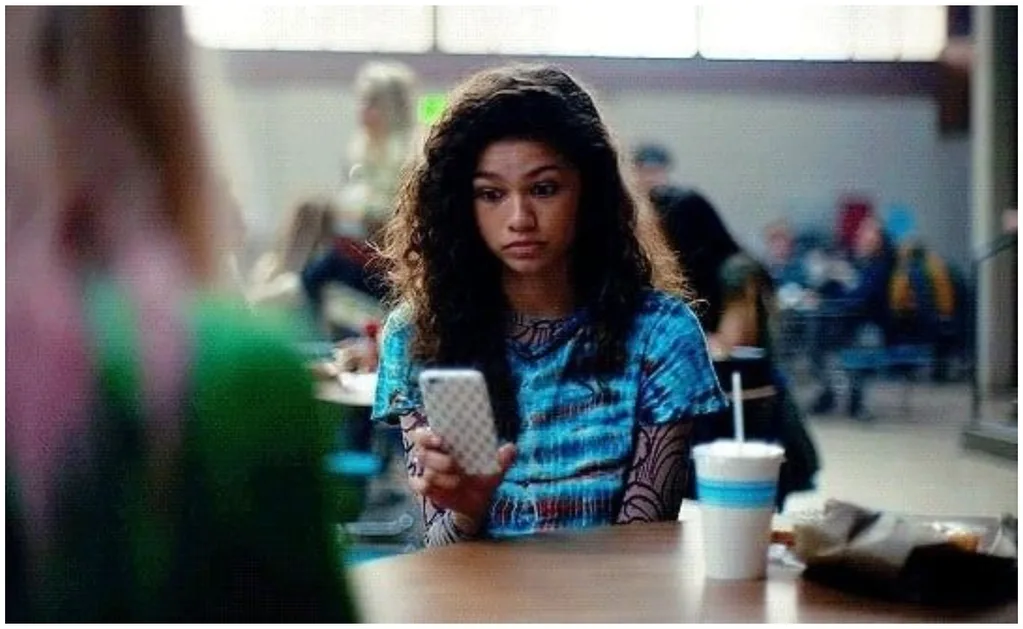 zendaya phone