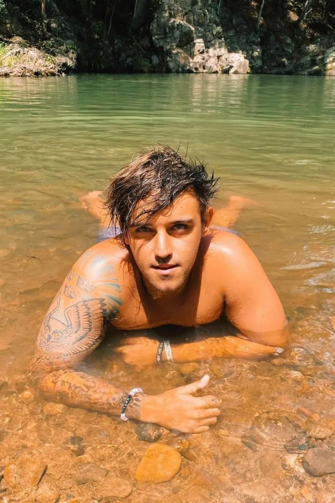 beau brooks janoskians