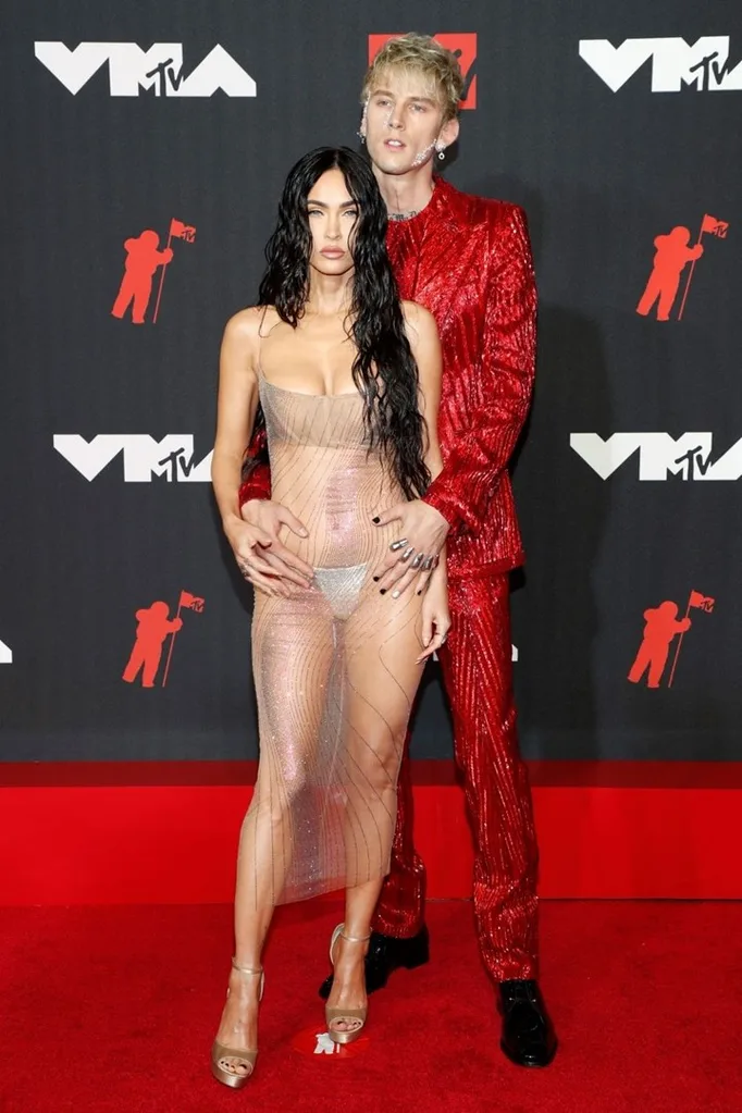 megan-fox-machine-gun-kelly-vmas-2021