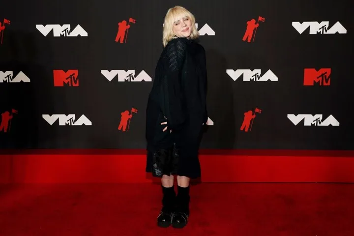 billie-eilish-vmas-2021