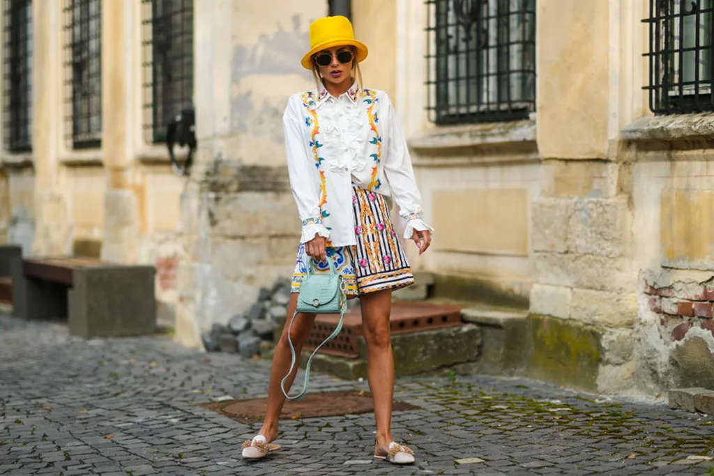 mixing prints bright colours streetstyle