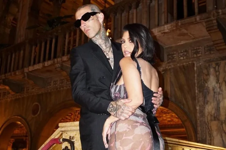 kourtney-kardashian-travis-barker