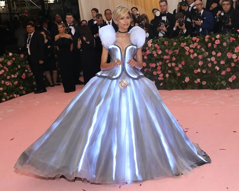 zendaya-cinderella-dress