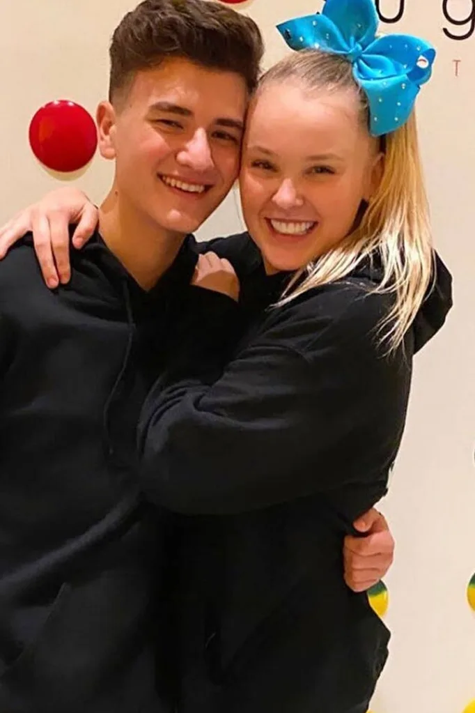 jojo-siwa-boyfriend-mark