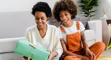 Christmas Gift Ideas Your Besties Will *ACTUALLY* Love