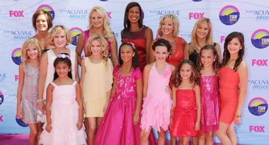 Maddie & Kenzie Ziegler Just Teased A Potential Dance Moms Reunion