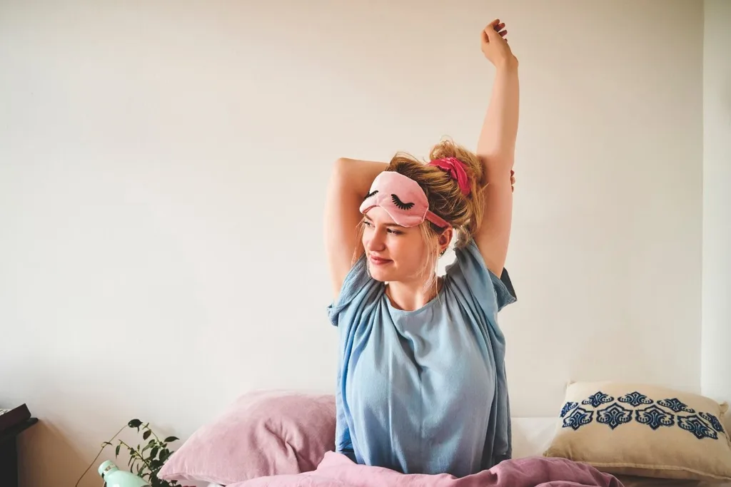 girl-stretching-in-bed