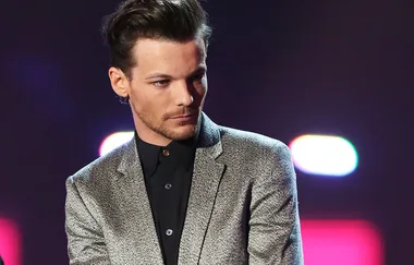 Louis Tomlinson Was An Actual Christmas Angel And We’re Shooketh
