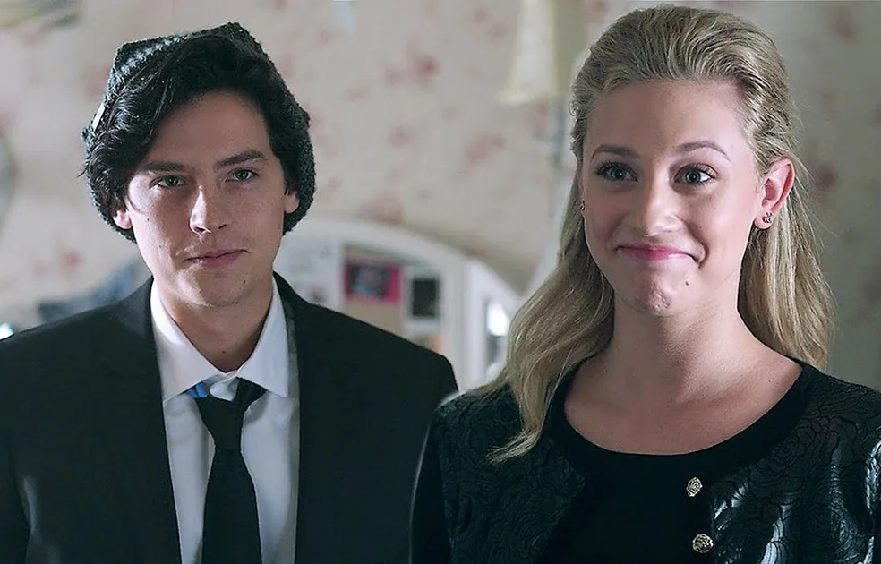 Lili Reinhart Werewolves Clue Riverdale Girlfriend Lili Reinhart Werewolves Clue Riverdale Girlfriend