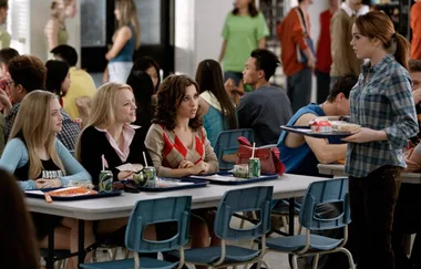 NEW LIFE, WHO DIS? How To Deal When You’re The New Girl