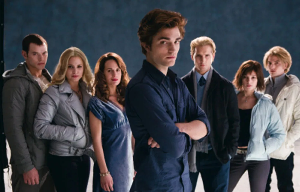 A Cullen From ‘Twilight’ Just Got Engaged IRL And We’re So Happy!