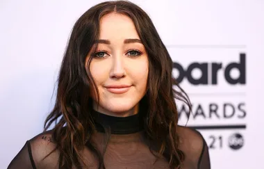 Noah Cyrus Is Causing Major Controversy With Her New Single ‘Again’