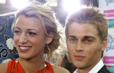 Blake Lively’s Love Interest From ‘The Sisterhood Of The Traveling Pants’ Is SO HOT Now