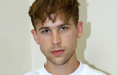 YAS: Tommy Dorfman Wore A Dress To The Golden Globes Pre-Party