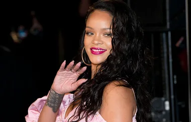 Rihanna Savagely Drags Makeup Forever When They Tried To Shade Fenty Beauty