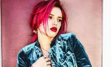 PSA: Bella Thorne Has Blonde Hair Now And She’s Legit Never Looked Hotter