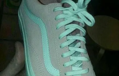 People Can’t Decide On The Colour Of These Shoes