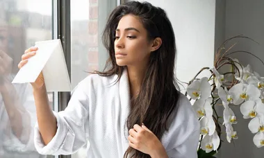 Shay Mitchell’s 10-minute makeup routine is ideal summer makeup
