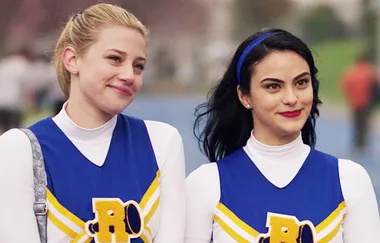You HAVE To See Betty And Veronica’s Matching Outfits For Season 3 Of ‘Riverdale’