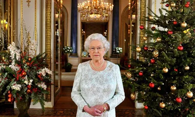 The Buckingham Palace Christmas Decorations Have Arrived