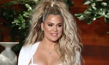 Khloe Kardashian shares incredible gym selfie just five weeks after giving birth