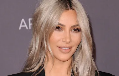 Kim Kardashian Officially Haas Blue Hair And We Actually Love It