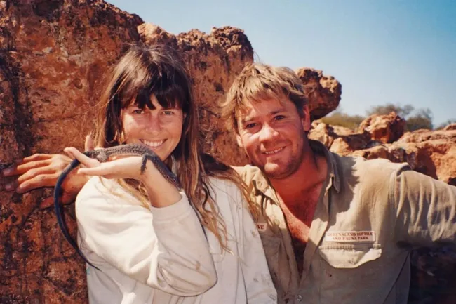 Terri irwin and Steve Irwin with reptile