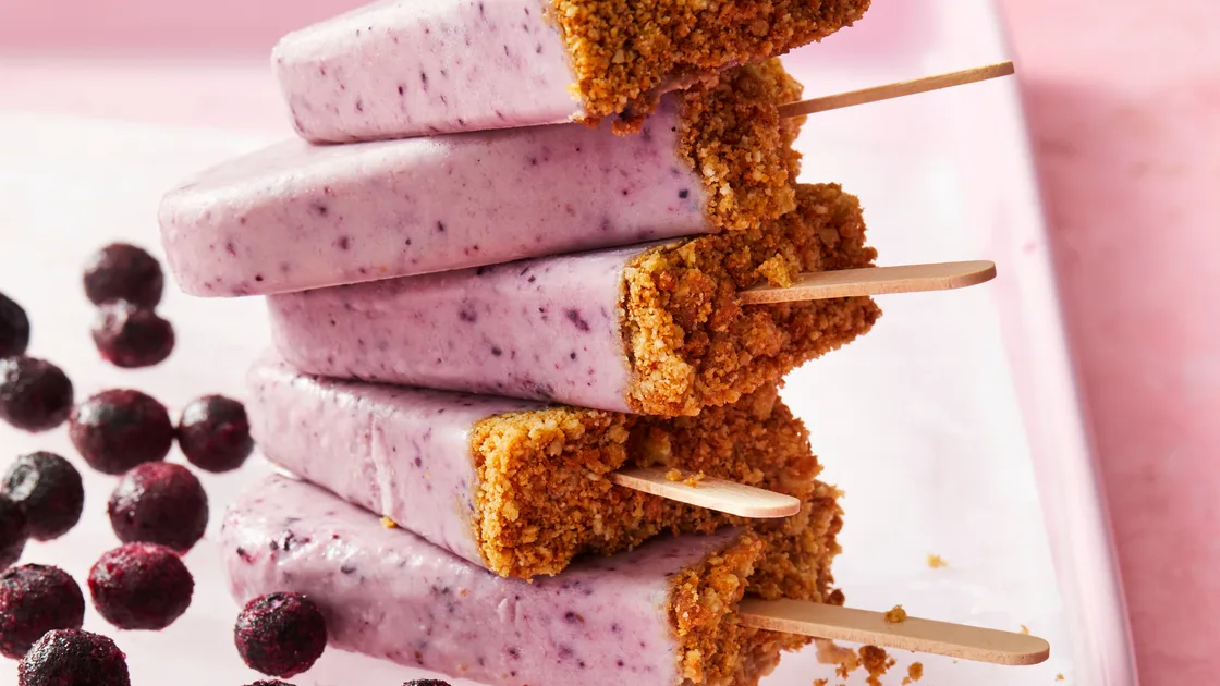 Our 15 minute recipe for Blueberry Banana Fro-Yo Pops Recipe | New Idea