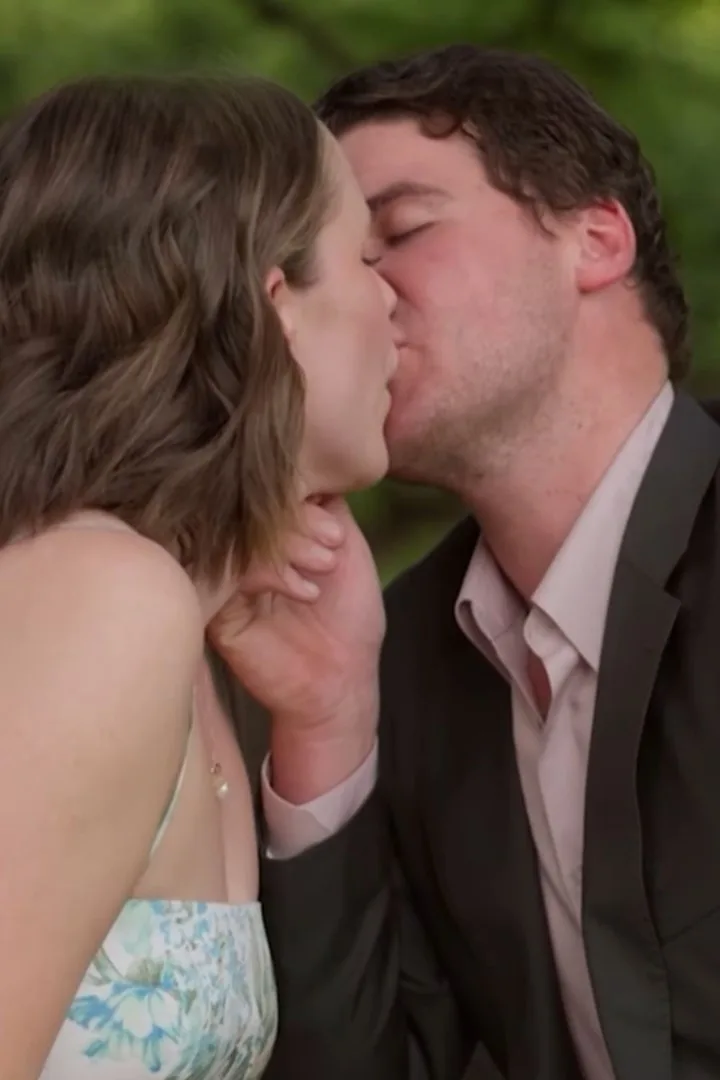farmer tom and sarah c kiss farmer wants a wife