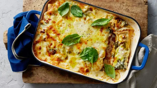 Cheesy Carbonara Cannelloni Bake