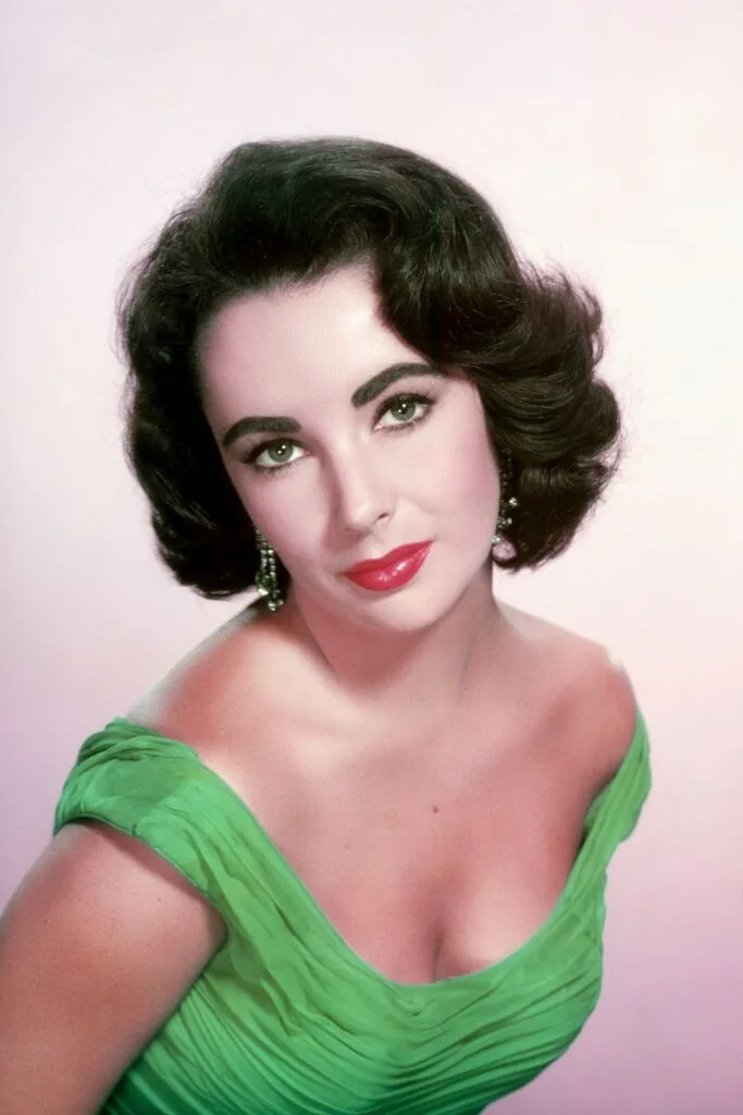 elizabethtaylor-greendress