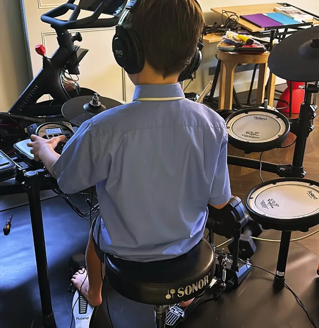 david campbell's son billy plays the drums