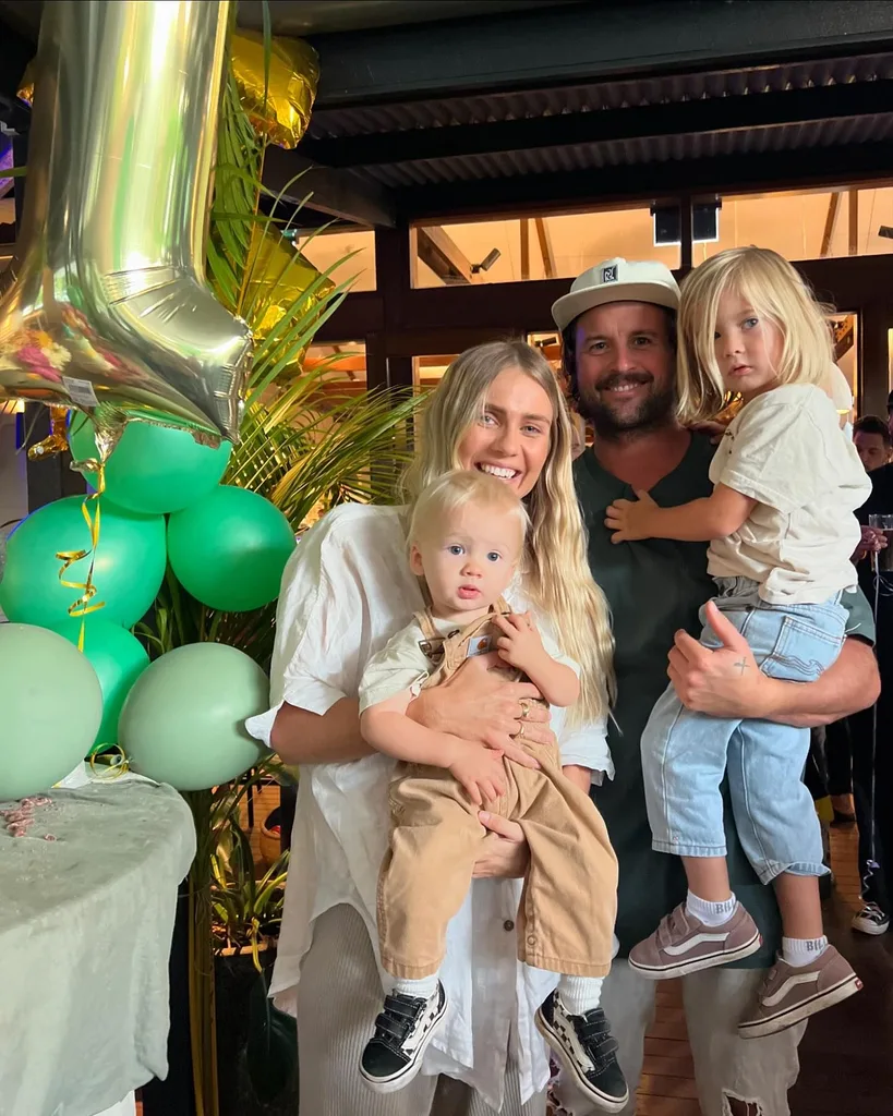 elyse knowles josh barker family