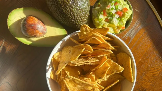no-fuss &lsquo;corn chip safe&rsquo; guacamole