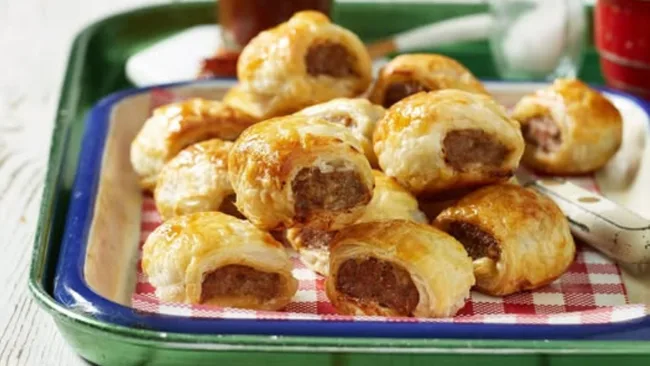 Sausage Rolls with Relish Sauce
