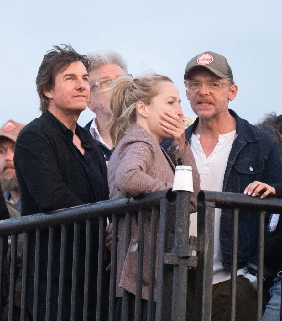 gillian anderson tom cruise